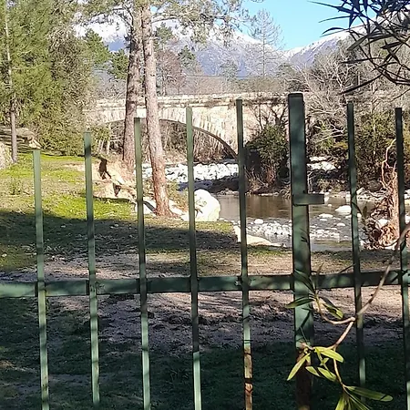 Dominique בקתה